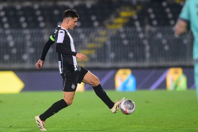 DRAGOJEVIĆEVA MOTIVACIONA PORUKA PRED DERBI: "Grobari" da oderu glasne žice, igrači da izginu za grb