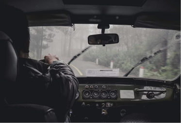 PRESTANITE DA IH PALITE BEZ RAZMIŠLJANJA Maglenke po kiši prave HAOS – mnogi ne znaju koliko su opasne!