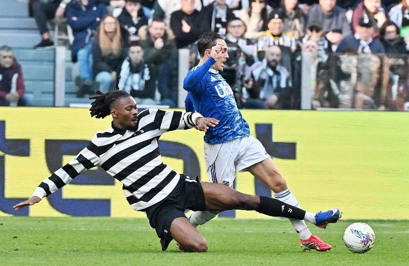 ŠOK U TORINU Komo srušio Juventus