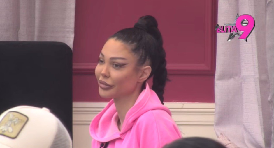 ISPLIVALI "RANI RADOVI" MAJE MARINKOVIĆ Svi su zaboravili na ove blamove, ali Asminova podrška ne! (FOTO)