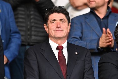 MRDIĆ: ŠOLAK I NJEGOVI UZELI MILIJARDU I PO EVRA Sad im je kriv Vučić, koriste sve da bi napadali Srbiju