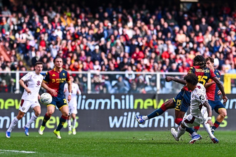 Đenova deklasirala Torino