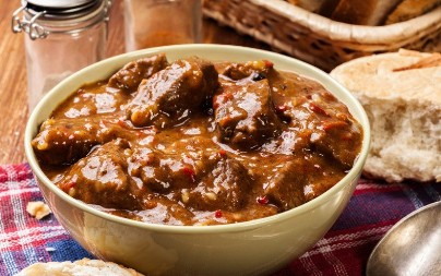 Kako da meso u gulašu bude meko: Kuvar Vuk nam otkriva trik iz restorana