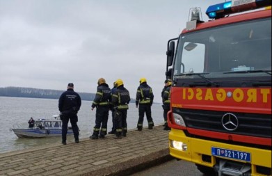 „TELA SU PRONAĐENA NA 35 METARA DUBINE, UMOTANA U RIBARSKU MREŽU“ Oglasila se rоđaka stradalih ribara iz Leskovca