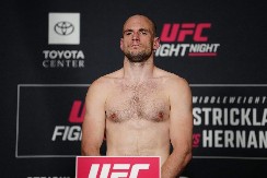 NAJAVIO SPEKTAKL U BEOGRADU Medić nokautirao Amerikanca, pa se obratio Trampu 