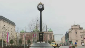 Beograd: Postavljen novi sat na kružnom toku na Trgu republike