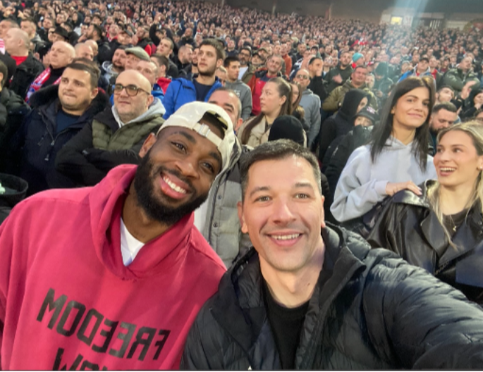 ODUŠEVIO "ZVEZDAŠE" Košarkaš Zvezde sa severa "Marakane" bodrio fudbalere protiv Partizana