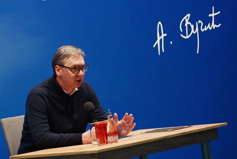 NAPAD NA VUČIĆA IZ CRNE GORE! Šolakovi mediji u Podgorici vode propagandni rat protiv predsednika 