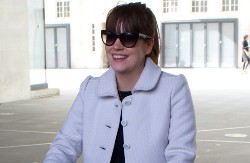 Novog dečka vodi na putovanja: Pevačica više ne krije vezu, evo s kim je viđena posle razvoda