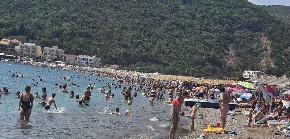 Cena viša za 1.000 dinara, ali to nikome ne smeta: Rekordan broj dece iz Čačka letovaće ove godine u Ulcinju