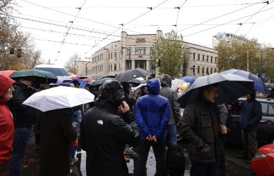 "TRAŽIĆEMO 20 MILIJARDI, TRAMP ĆE PODRŽATI VUČIĆA" 14 blokadera krenulo u Brisel da pljuje po Srbiji, isplivali snimci!