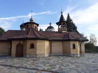 Manastir krije zakopano blago: Ovde se deca krste u ledenoj vodi, mnogi dolaze zbog jedne legende