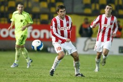 CEO TIM ZVEZDE GA TRAŽIO PO KAFANAMA U KRUŠEVCU, STAVIO RONALDA "U DŽEP" Nikada ne biste prepoznali štopera kog je Piksi doveo u Zvezdu i koji je mnogo voleo pljeskavice (FOTO)