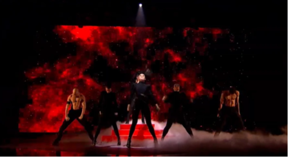 "TAKMIČARI PZE SE BLAMIRAJU" Pevač žestoko udario: "Valjaju se po podu" 