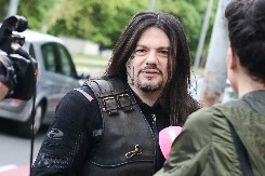 "PRIČALI SMO NORMALNO, PA JE POČEO DA ME BIJE" Ćerka Ace Amadeusa otkrila mračne tajne pevača koje lede krv!