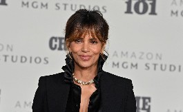 Hale Beri otkrila šta radi u spavaćoj sobi: Bogami, njenom vereniku nije lako!