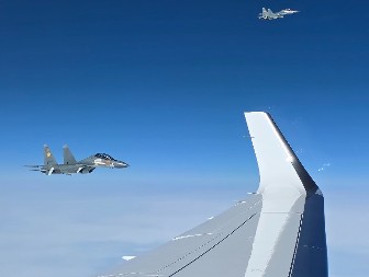 VELIKA POČAST ZA SRBIJU Vučićev avion u vazdušnom prostoru Kazahstana sačekali avioni "Suhoj 3"