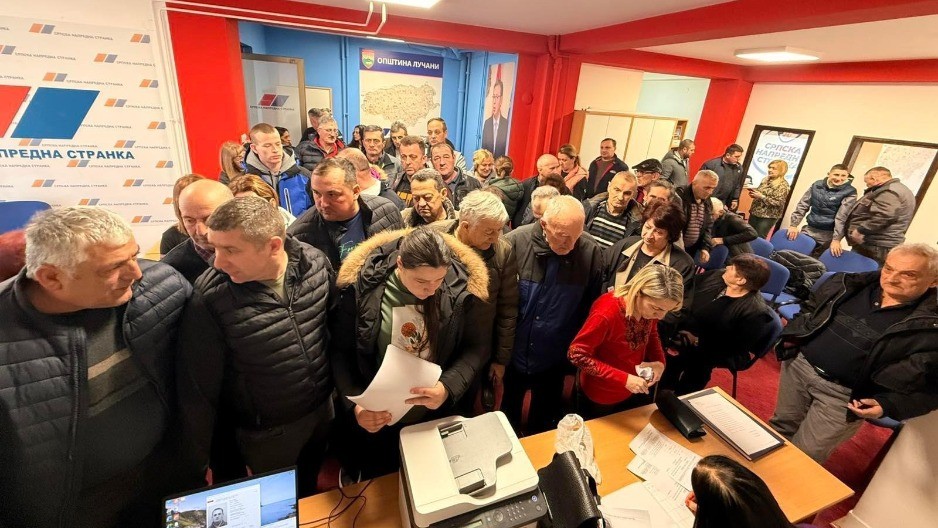 BLOKADERI U PROBLEMU Za kratko vreme skupljeni potpisi i proglašena lista SNS u Lučanima