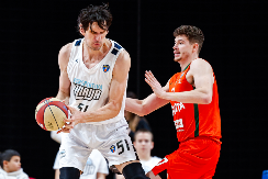 SLIKA KOJA JE OPČINILA SLOVENCE Olimpijski šampion se slikao sa Bobijem Marjanovićem, o jednom detalju svi pričaju (FOTO)