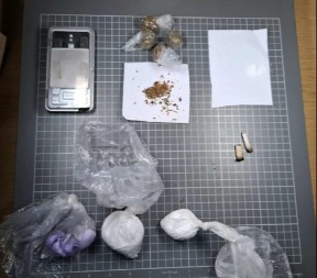 NIŠLIJA UHAPŠEN ZBOG DILOVANJA Pronašli mu skoro tri kile droge