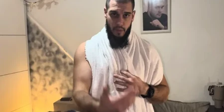 DEJAN DRAGOJEVIĆ NAPUSTIO PORODIČNI DOM Spakovao kofere i otišao, a evo kako je reagovala njegova porodica (FOTO)