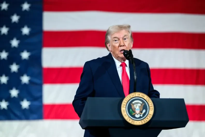 TRAMP ZABRINUO: ''ONI PRAVE RAKETE KOJE MOGU POGODITI SAD''! Vojska se gomila, svet strahuje od udara