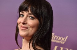 TREND IZ '90-IH SE VRAĆA NA VELIKA VRATA Jedna boja je dominantna, svima stoji perfektno, a ovo je razlog