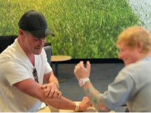 FRAJER PROTIV RIĐOKOSOG Slavni momci se žestoko pokačili, sve žene su navijale za ovog lepotana