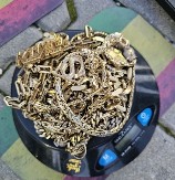  ZAPLENJENO ORUŽJE ZLATO I NARKOTICI  Sprečen šver na granici 