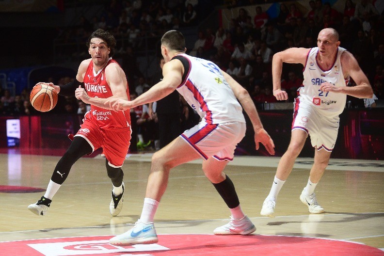 OSMAN ODUŠEVIO IZJAVOM Turski košarkaš na srpskom jeziku pohvalio Alimpijevića i navijače