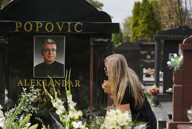 SAŠA JU JE OBOŽAVAO, A ONA SE DANAS NIJE POJAVILA NA GROBLJU ZAJEDNO SA PORODICOM Ovo je razlog!