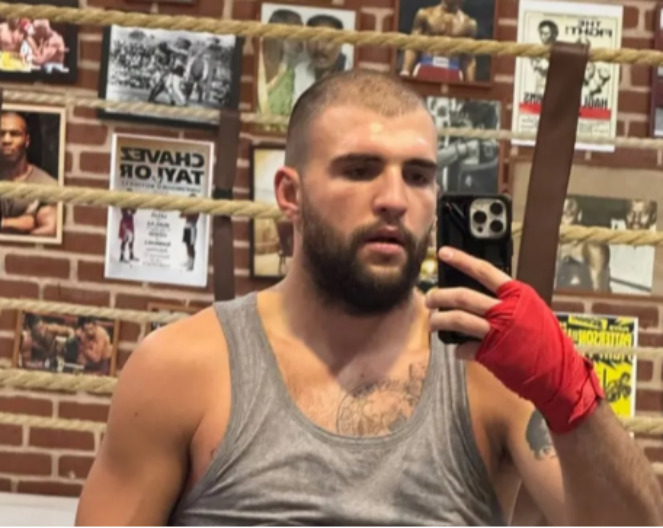 VELJKO RAŽNATOVIĆ SVRSTAN U 50 NAJBOLJIH BOKSERA Cecin sin ostvario ogroman uspeh! (FOTO)