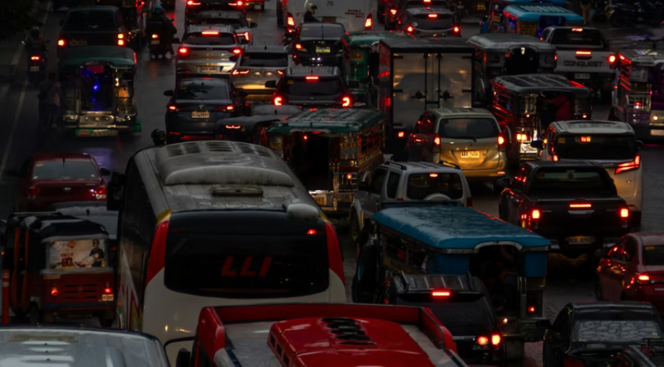 HAOTIČNA GUŽVA Ovde se vozila zadržavaju i do 4 sata