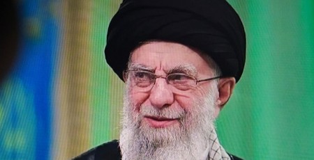 NAJBLIŽI AJATOLAHOV ČOVEK OBEĆAO KRVAVU OSVETU Prva reakcija nakon vesti o njegovoj navodnoj smrti