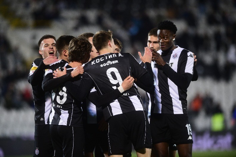 HAOS U PARTIZANU U Humskoj se orilo: "Uprava, napolje" i "Mijate odlazi"