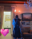 RALE ZAPROSIO ANU NA AVALI Kleknuo pred nju, a evo šta je pevačica uradila! (VIDEO)