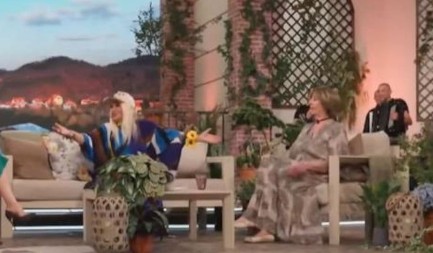 KOPALA PO KONTEJNERU I NAŠLA 15.000 EVRA VREDNU STVAR Pevačica šokirala priznanjem: "Odmah vidim šta je dobro"