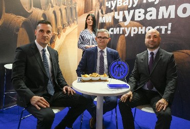 PODRUMI PIĆA ČUVAJU TAJNE, "DUNAV" ČUVA SIGURNOST! Paket osiguranja – pouzdan oslonac od voćnjaka i vinograda do potrošača