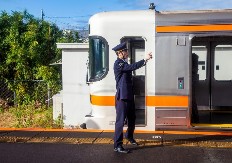 VIC DANA Pita kondukter osobu u vozu...