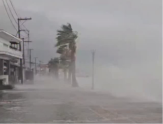 ŠOK SNIMCI IZ OMILJENOG LETOVALIŠTA U GRČKOJ Talasi "gutaju" omiljeno mesto Srba