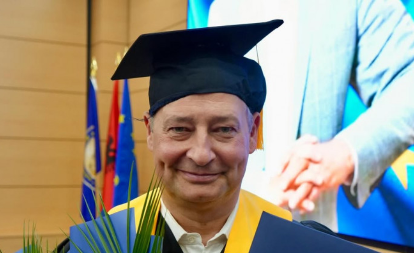 ŠIDERU URUČEN POČASNI DOKTORAT U ALBANIJI "To se graniči sa podmićivanjem"