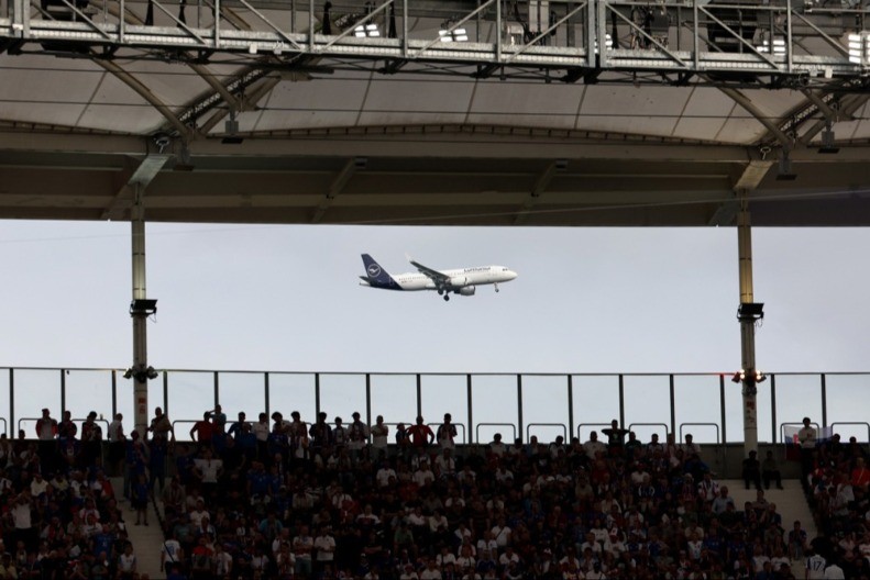 TOTALNI KOLAPS U NEMAČKOJ Obustavljen saobraćaj na aerodromu u Frankfurtu