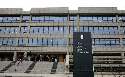 SUDIJA-BLOKADERKA ŠURUJE S OSNIVAČEM JUL-a! Lažnim papirima navodno preuzimaju imovinu njegovom sinu?