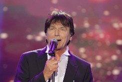 EVO ŠTA JE RADIO ČOLA NAKON BOMBAŠKOG NAPADA Pojavila se fotografije, vreme provodio sa njima 