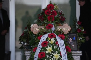 SAHRANJENA BETI ĐORĐEVIĆ Ispraćena uz trubački orkestar, počiva pored sina