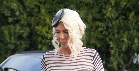 "KAKO JE NJEGOVOJ ŽENI DOK IH GLEDA?" Karleušu umešali u aferu sa oženjenim pevačem