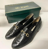 Kupio je mokasine za 30 evra, a kada je shvatio šta ima u posedu - ostao je bez reči