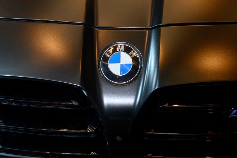 POSLE 5 GODINA BMW PONOVO MENJA LEGENDARNI ZNAK Evo kako će izgledati