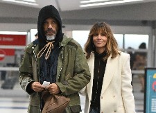 Sve je samo jedna maskarada? Hale Beri izjavom o braku uzdrmala javnost