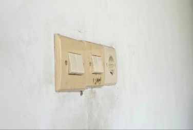 Nema boljeg domaćeg sredstva od ovog: Samo navlažite lepo krpu, skida kompletno žutilo sa prekidača